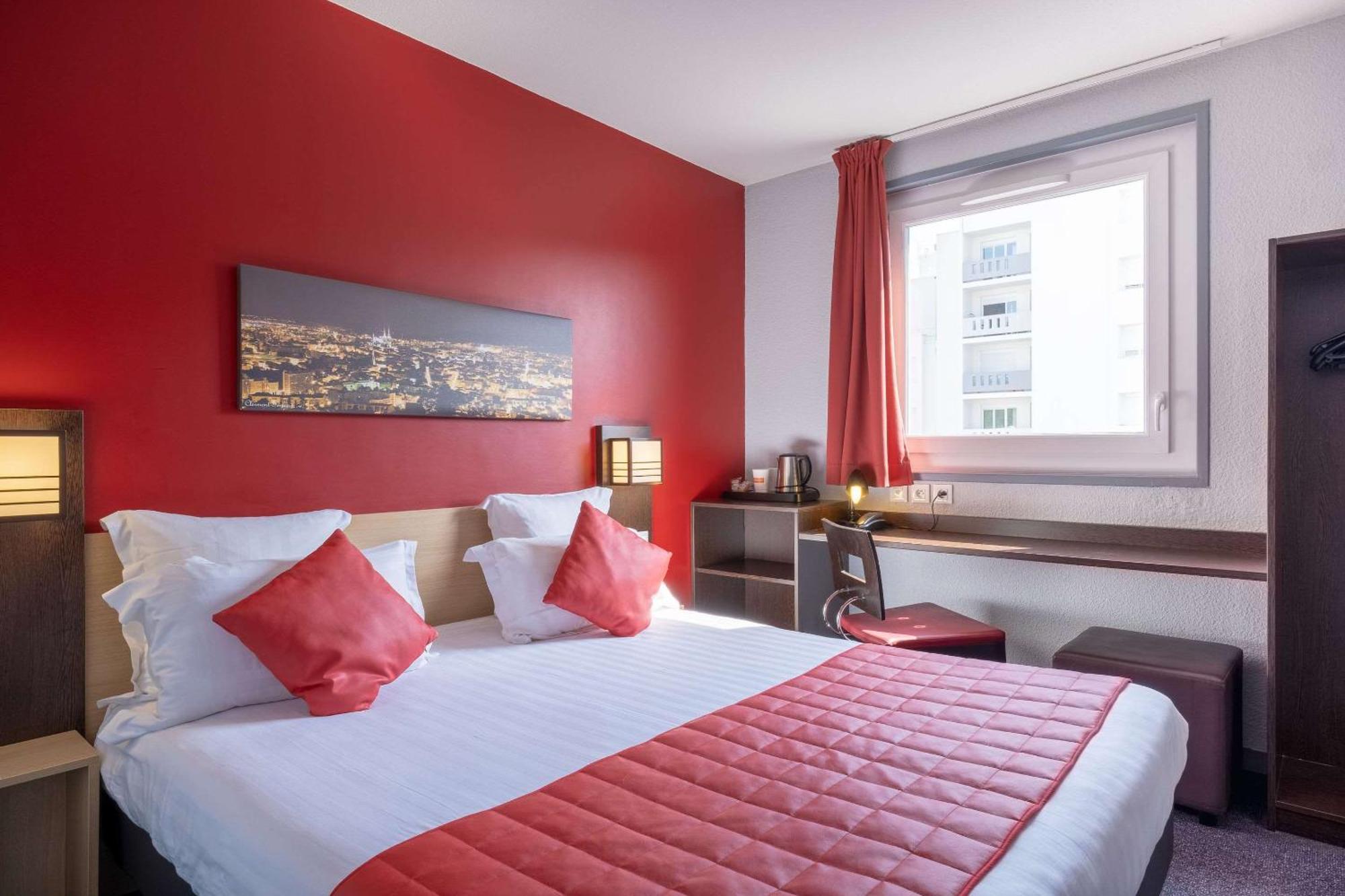 Comfort Hotel Clermont Saint Jacques Zewnętrze zdjęcie