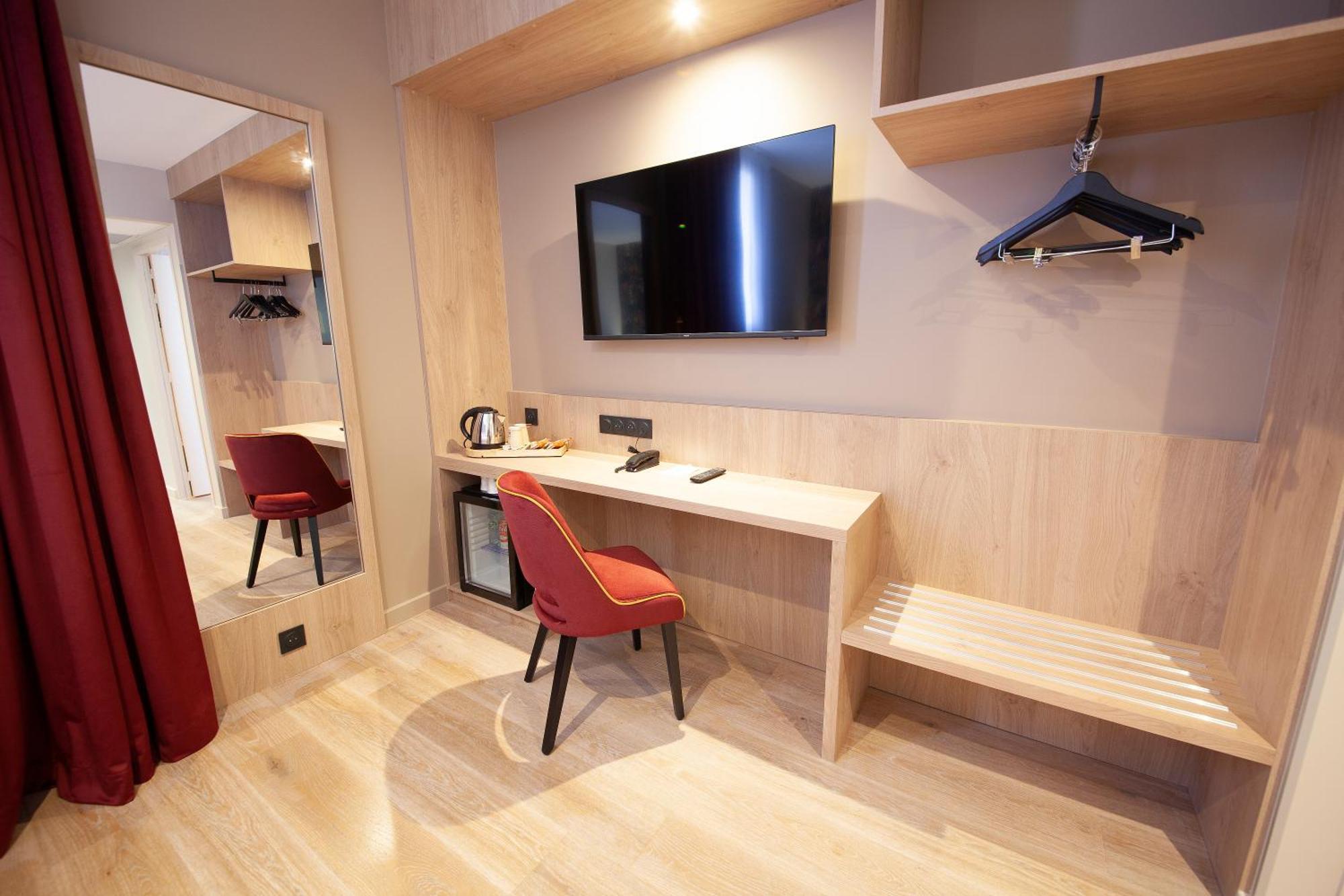 Comfort Hotel Clermont Saint Jacques Zewnętrze zdjęcie